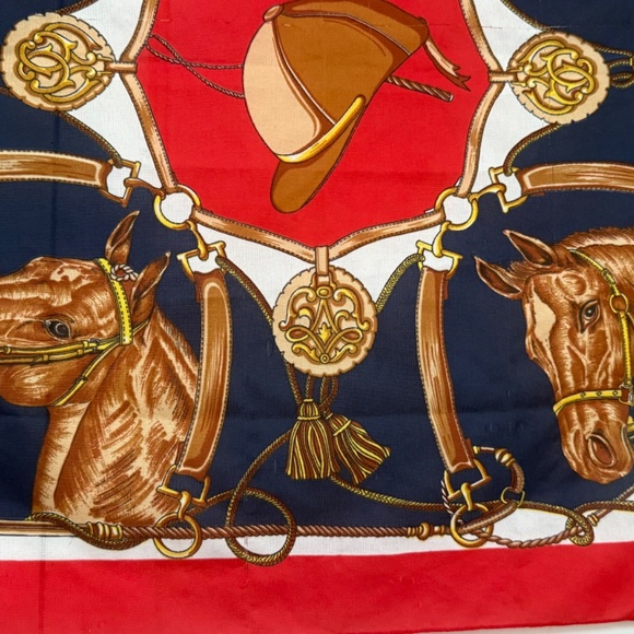 Beautiful Equestrian Scarf.🐴 - Picture 4 of 5